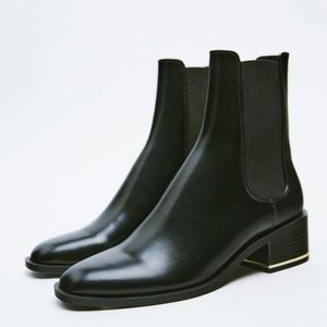 FLAT ANKLE BOOTS WITH HEEL DETAIL